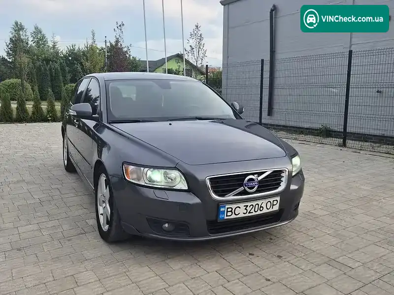 Volvo V50 2011, фото з оголошення 2 з 19, VIN YV1MW84F1B2625699