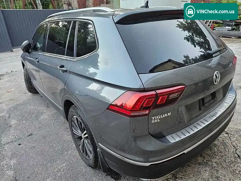 Volkswagen Tiguan 2018, фото з оголошення 1 з 9, VIN 3VV3B7AX3JM151300