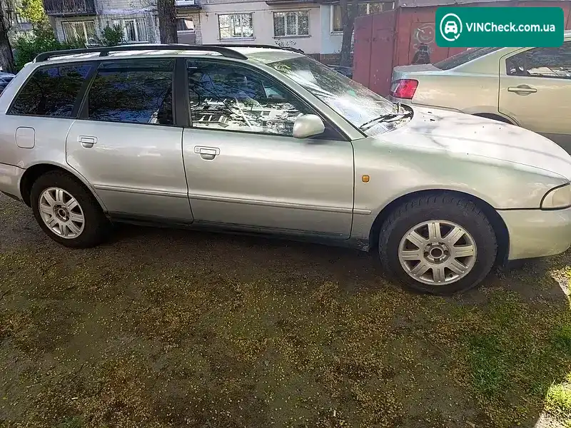 Audi A4 1998, фото з оголошення 2 з 14, VIN WAUZZZ8DZWA169057