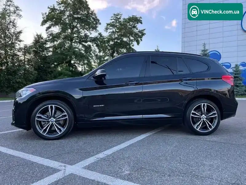 BMW X1 2017, фото з оголошення 2 з 16, VIN WBXHU7C36J5H39728
