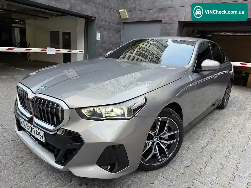 BMW 5 Series 2025, фото з оголошення 2 з 21, VIN WBA31FL040CV21176