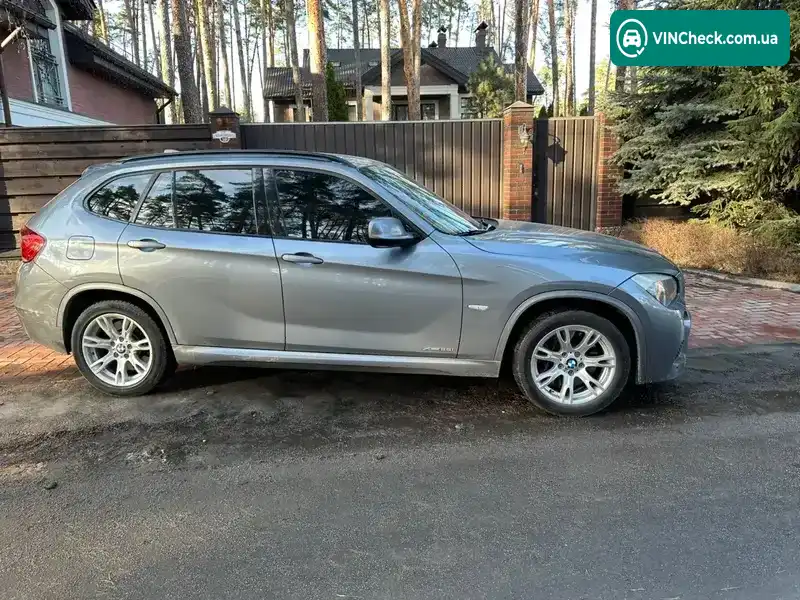 BMW X1 2011, фото з оголошення 2 з 13, VIN WBAVM31090VR50626