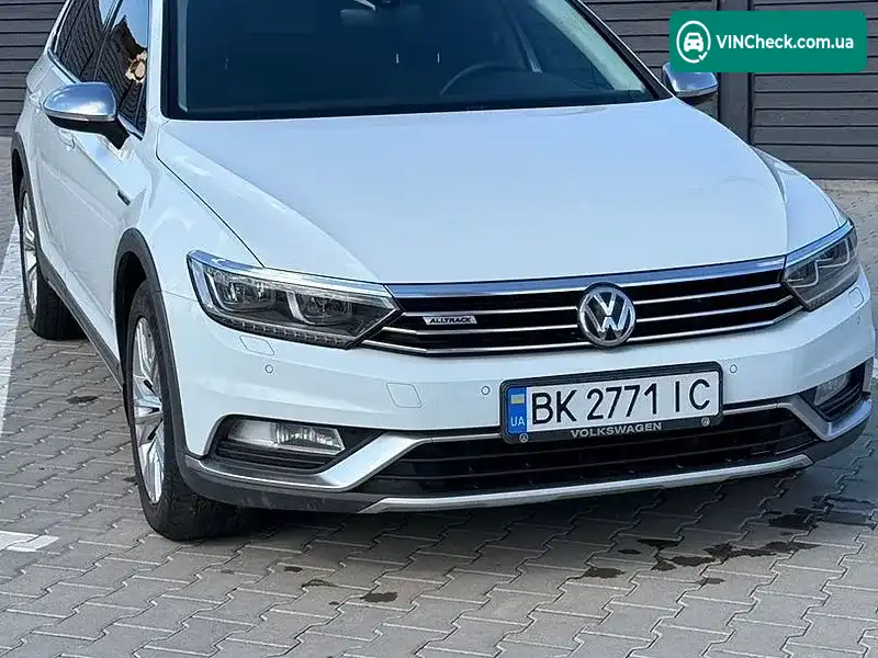 Volkswagen Passat 2019, фото з оголошення 1 з 10, VIN WVWZZZ3CZKE132343