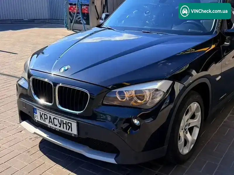 BMW X1 2010, фото з оголошення 2 з 20, VIN WBAVP3105AVN17099