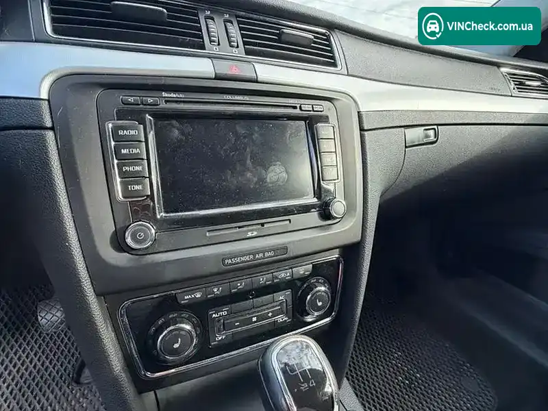 Skoda Superb 2011, фото з оголошення 2 з 20, VIN TMBJJ73T2B9048601