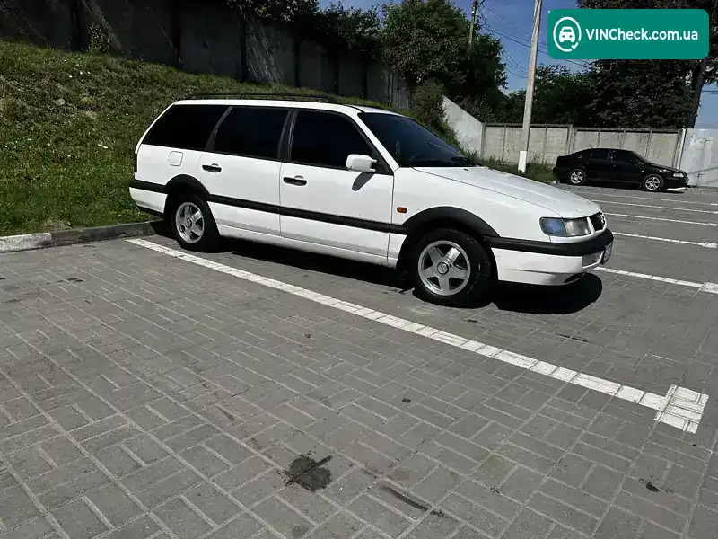 Volkswagen Passat 1994, фото з оголошення 1 з 15, VIN WVWZZZ3AZRE115062
