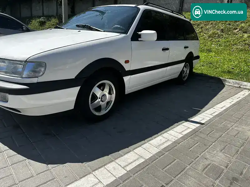 Volkswagen Passat 1994, фото з оголошення 2 з 15, VIN WVWZZZ3AZRE115062