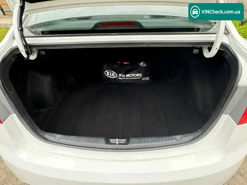 Kia Cerato 2011, фото з оголошення, VIN KNAFW412BC5493296