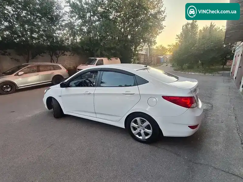 Hyundai Accent 2011, фото з оголошення 2 з 12, VIN Z94CU41CABR093907