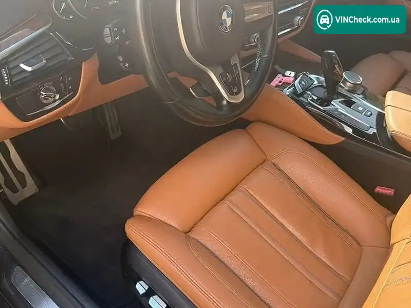 BMW 5 Series 2018, фото з оголошення 2 з 14, VIN WBAJB9C57KB288906