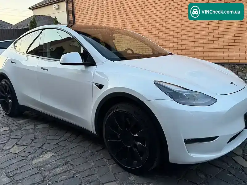Tesla Model Y 2023, фото з оголошення 2 з 21, VIN 7SAYGDEE9PA113788