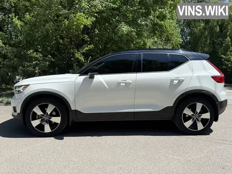 Volvo XC40 2018, фото з оголошення 1 з 21, VIN YV4162UK7K2104418