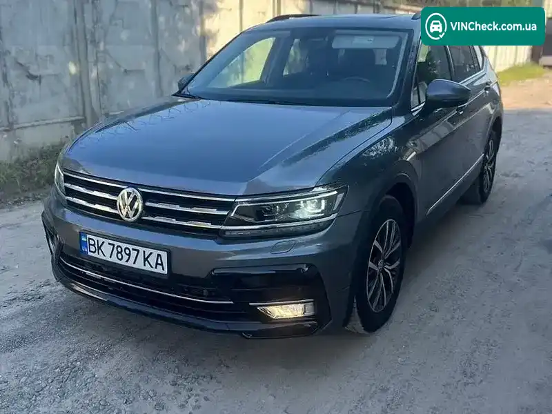 Volkswagen Tiguan 2017, фото з оголошення 1 з 20, VIN 3VV2B7AX7JM072868