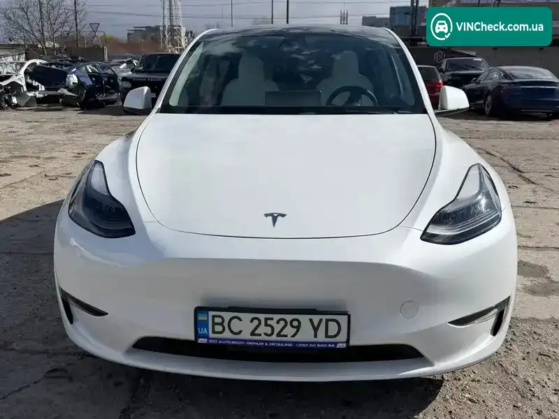 Tesla Model Y 2023, фото з оголошення 2 з 12, VIN 7SAYGDEF8PF739716