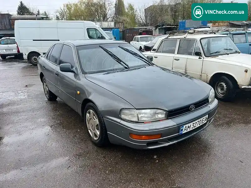 Toyota Camry 1995, фото з оголошення 2 з 10, VIN JT153SV1000153871