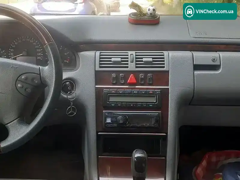 Mercedes-Benz E-Class 2001, фото з оголошення 1 з 8, VIN WDB2102261B322690