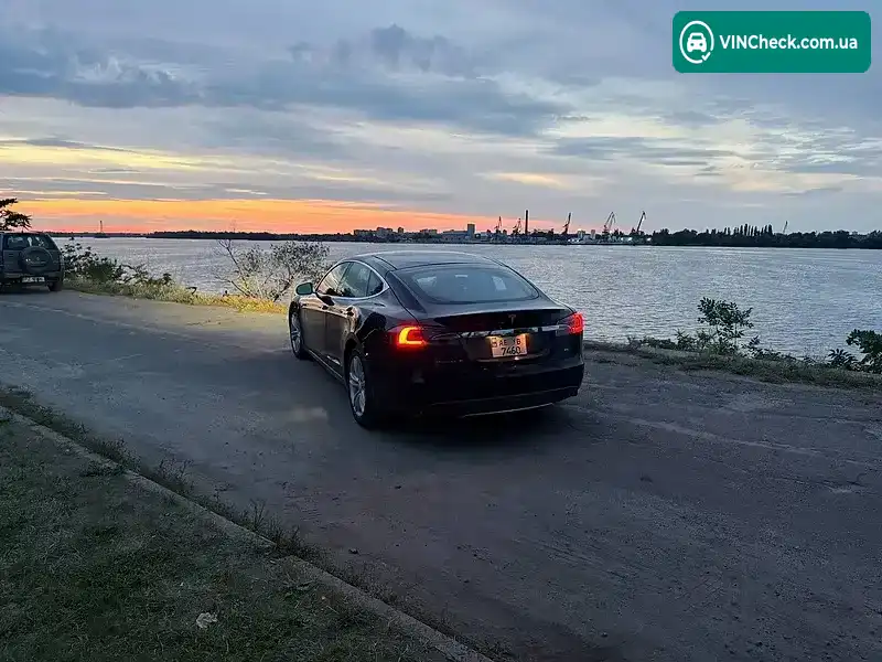 Tesla Model S 2015, фото з оголошення 2 з 12, VIN 5YJSA1H15FFP64252