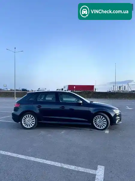 Audi A3 2017, фото з оголошення 2 з 19, VIN WAUUPBFF5JA059039