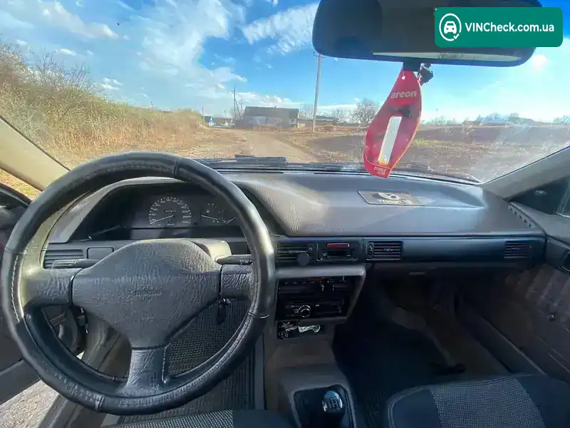Mazda 323 1993, фото з оголошення 2 з 12, VIN JMZBG12C200804283