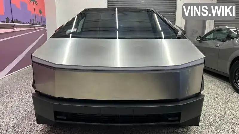 Tesla Cybertruck 2024, фото з оголошення 2 з 8, VIN 1MELM62W5VH649130