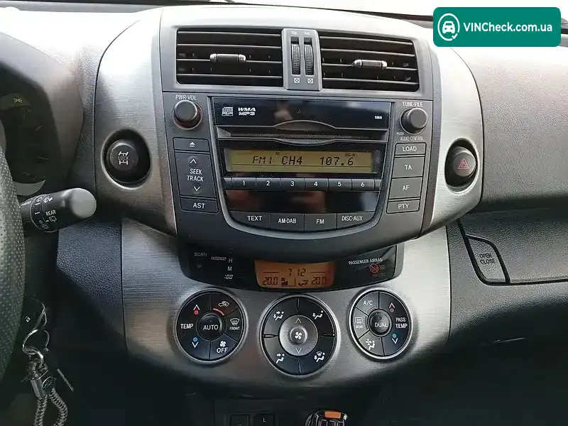 Toyota RAV4 2011, фото з оголошення 2 з 13, VIN JTMBE31V70D053261