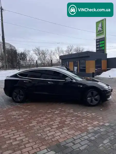 Tesla Model 3 2019, фото з оголошення 2 з 18, VIN 5YJ3E1EA5KF484368