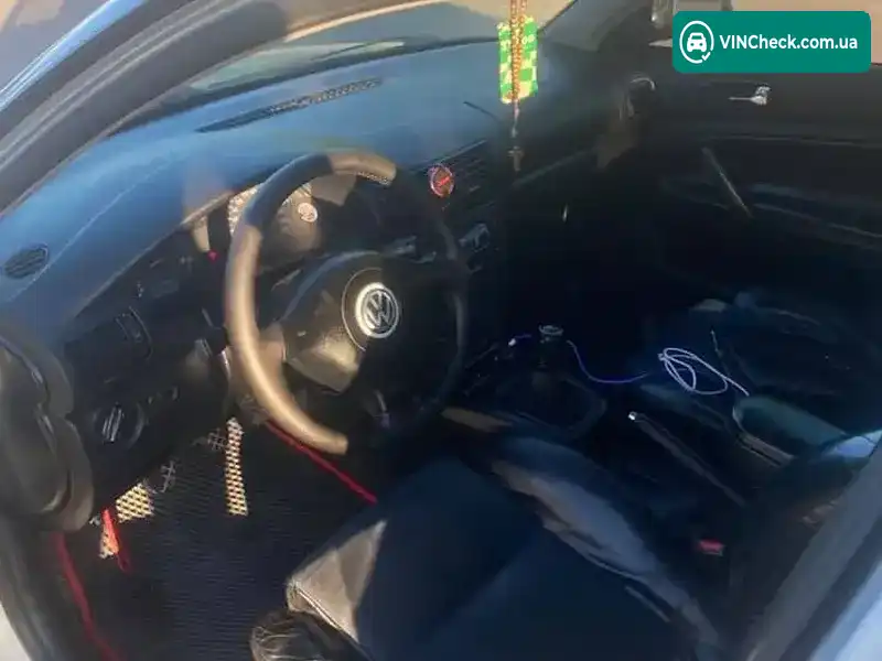Volkswagen Passat 2000, фото з оголошення 2 з 9, VIN WVWZZZ3BZYP299479