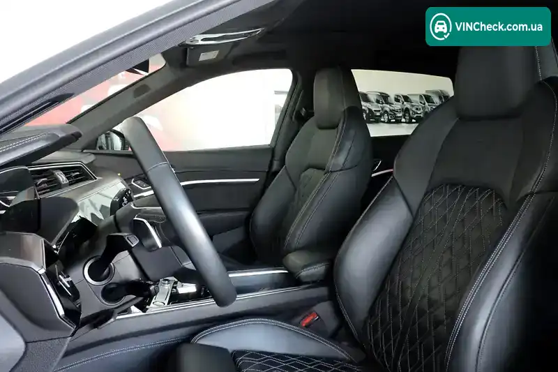 Audi e-tron 2019, фото з оголошення 2 з 21, VIN WAUZZZGE2LB004589