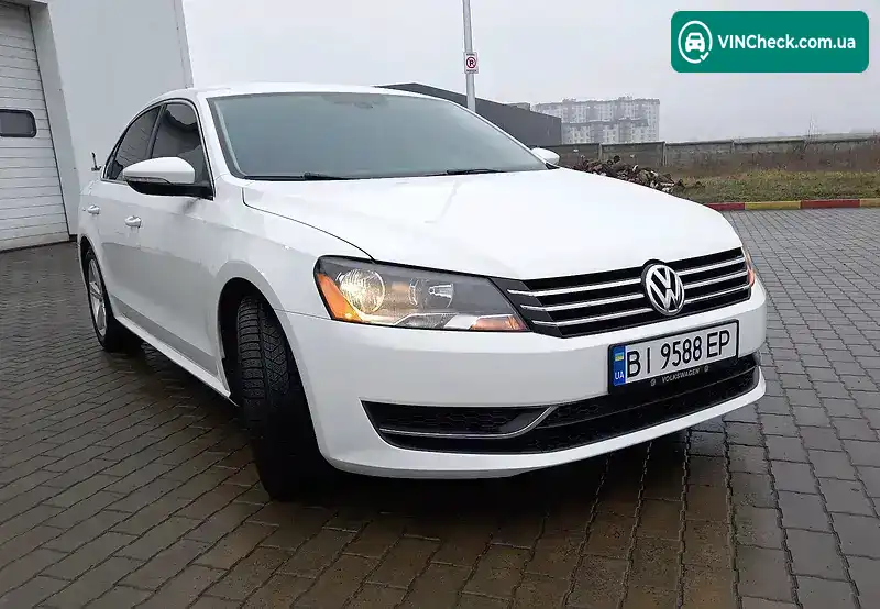 Volkswagen Passat 2012, фото з оголошення 2 з 20, VIN 1VWBP7A34CC073992