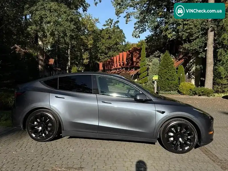 Tesla Model Y 2022, фото з оголошення 2 з 16, VIN 7SAYGAEE3NF392072