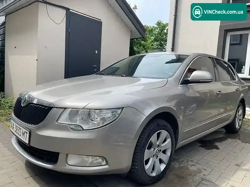 Skoda Superb 2011, фото з оголошення 1 з 9, VIN TMBAB43TXCB300231