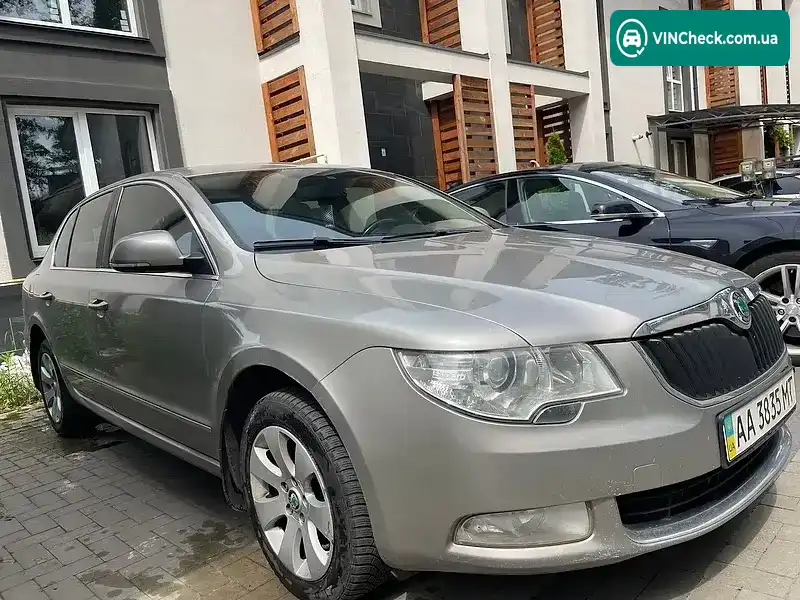Skoda Superb 2011, фото з оголошення 2 з 9, VIN TMBAB43TXCB300231