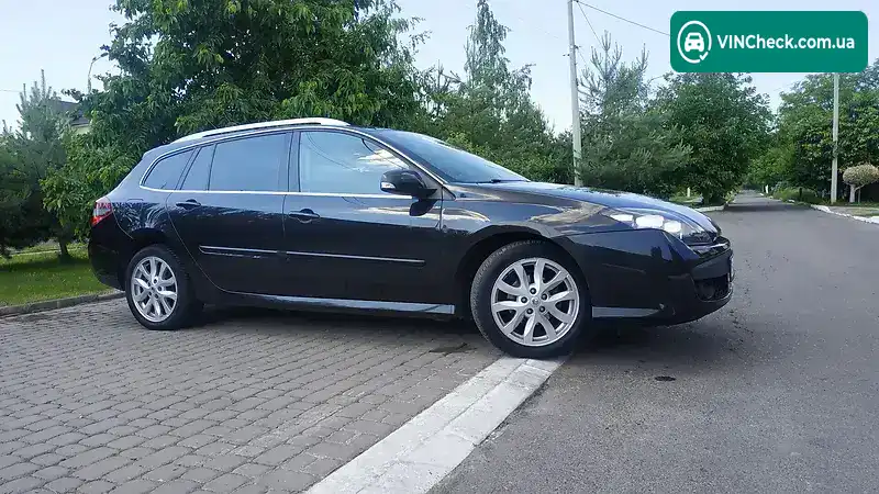 Renault Laguna 2010, фото з оголошення 2 з 20, VIN VF1KT1R0643621695