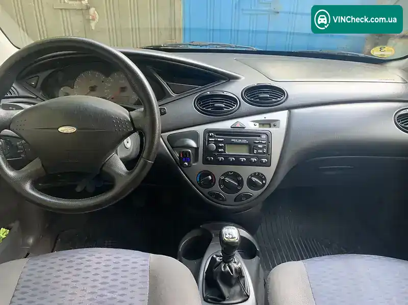Ford Focus 2000, фото з оголошення 2 з 10, VIN WF0NXXGCDNYY37946
