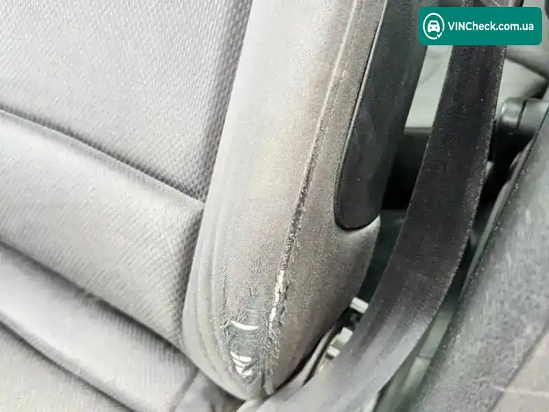 Audi A4 2004, фото з оголошення 2 з 10, VIN WAUZZZ8E05A121076