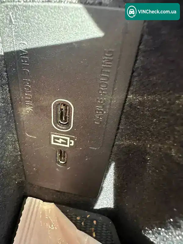 Volvo XC60 2023, фото з оголошення 2 з 21, VIN YV1UZH5V9R1812649