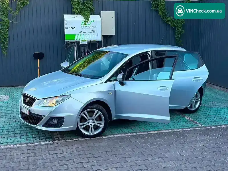 SEAT Ibiza 2010, фото з оголошення 2 з 20, VIN VSSZZZ6JZAR115220