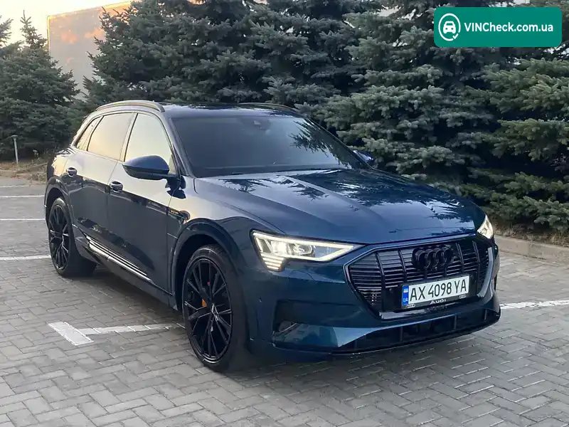 Audi e-tron 2018, фото з оголошення 2 з 21, VIN WAUZZZGE7KB001606