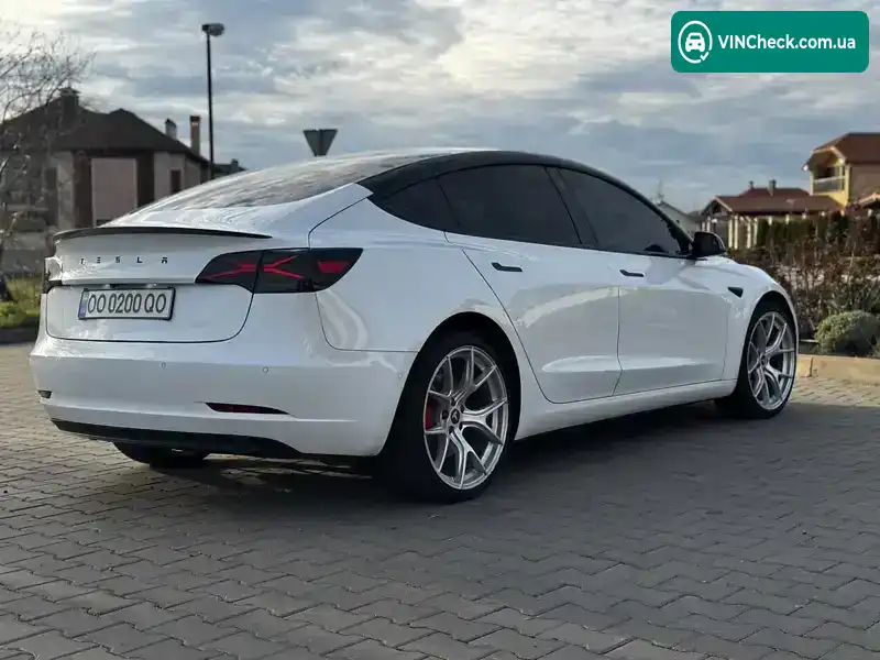 Tesla Model 3 2018, фото з оголошення 2 з 12, VIN 5YJ3E1EB5JF084351