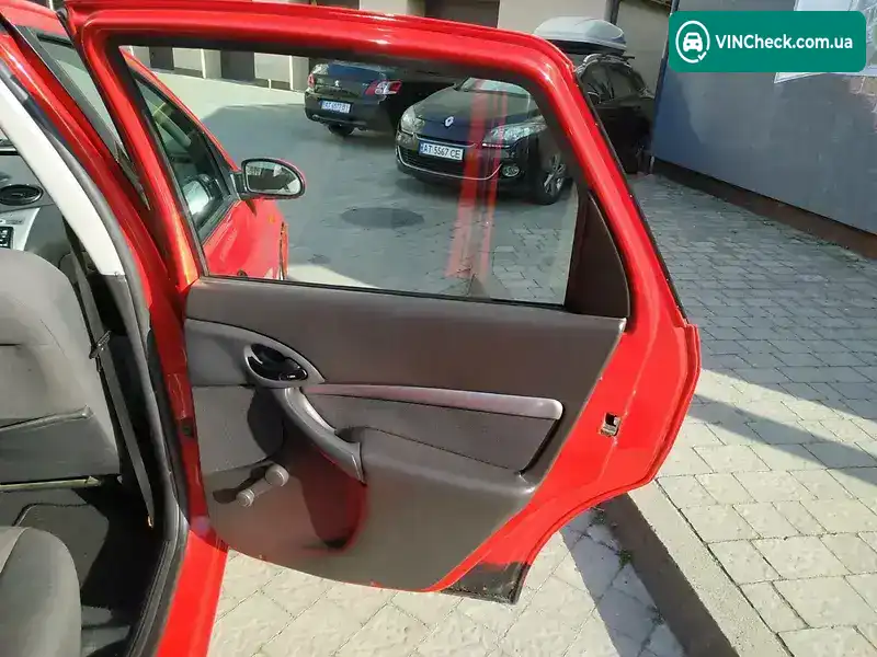 Ford Focus 2002, фото з оголошення 2 з 16, VIN WF0AXXGCDA1E67227