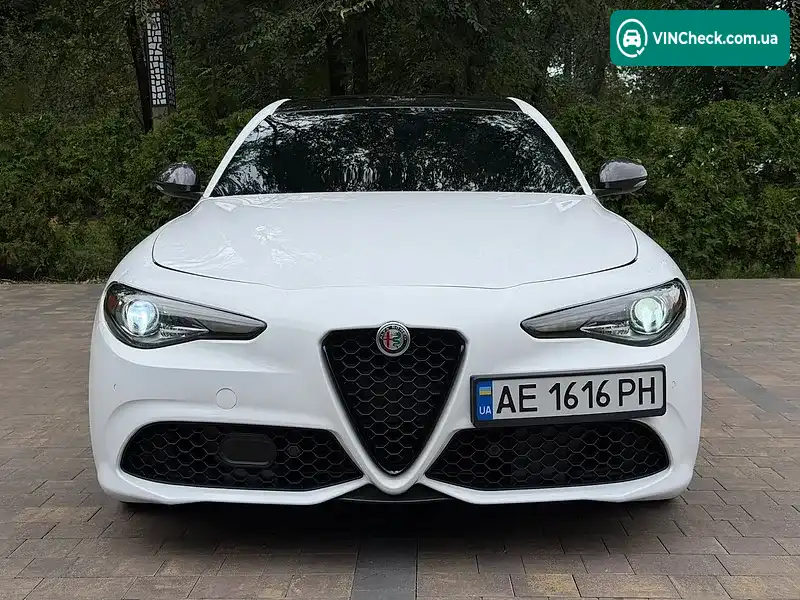 Alfa Romeo Giulia 2018, фото з оголошення 2 з 20, VIN ZARFAEDN2J7597628