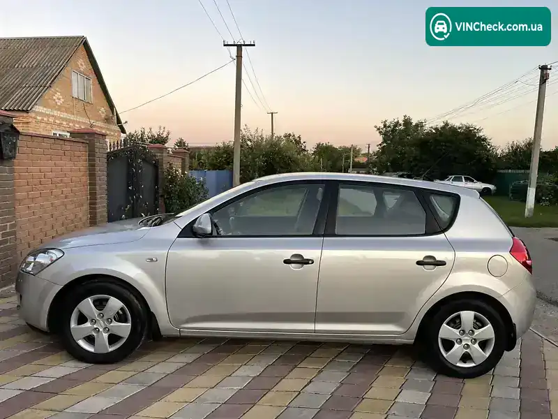 Kia Ceed 2007, фото з оголошення 2 з 13, VIN U5YFF24128L072045
