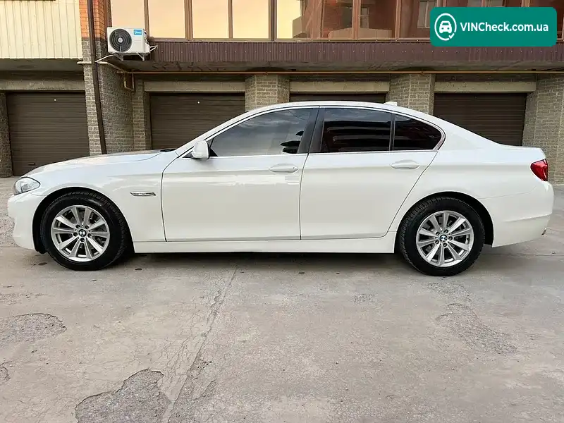 BMW 5 Series 2012, фото з оголошення 2 з 20, VIN WBAFW13030DY48747
