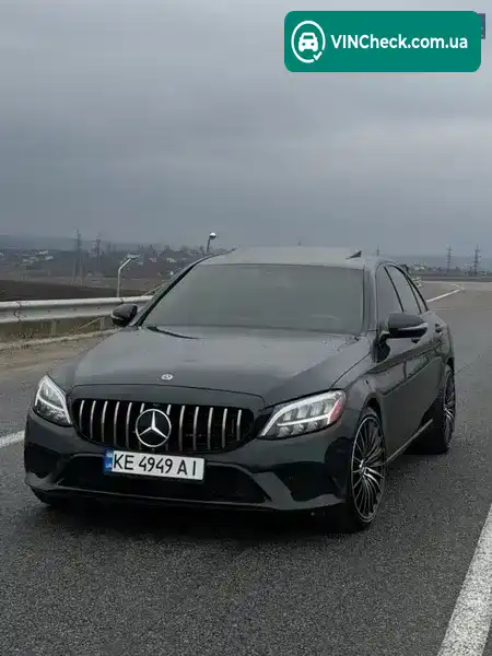 Mercedes-Benz C-Class 2018, фото з оголошення 2 з 13, VIN 55SWF8DB8KU294348