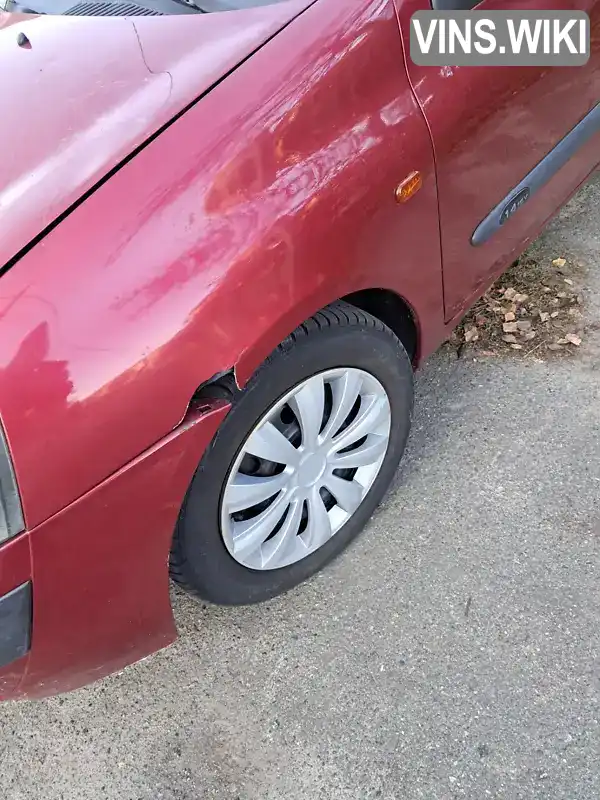 Renault Clio 2002, фото з оголошення 2 з 11, VIN VF1LB0KC526675796