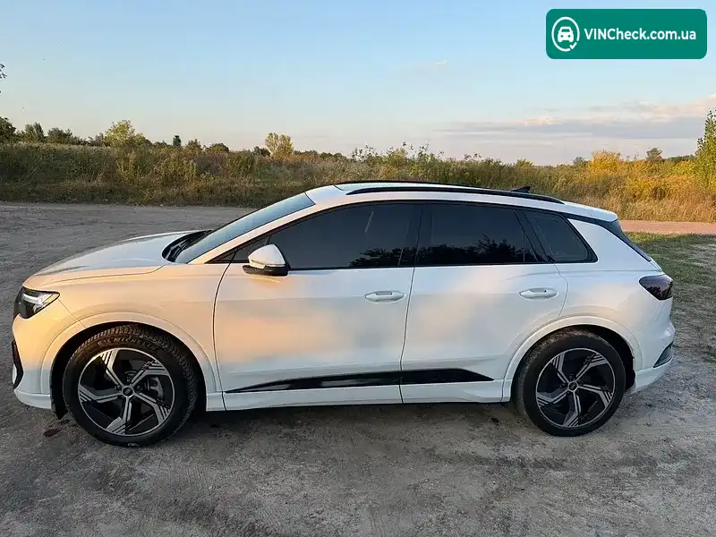 Audi Q4 e-tron 2024, фото з оголошення 2 з 11, VIN LFVVB9G36R5240232