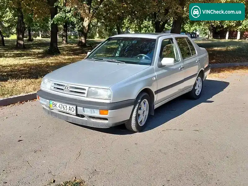 Volkswagen Vento 1994, фото з оголошення 2 з 20, VIN WVWZZZ1HZRW430547