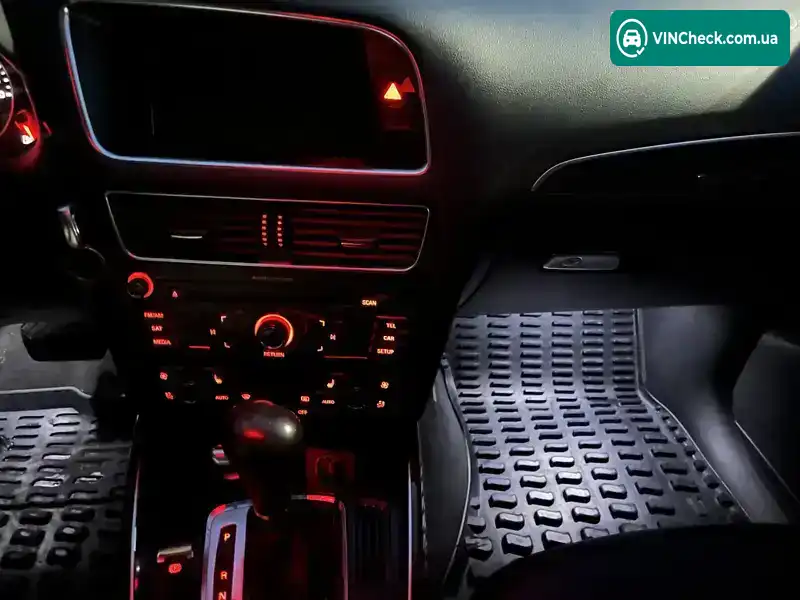 Audi Q5 2010, фото з оголошення 2 з 21, VIN WA1CFAFP1BA010419