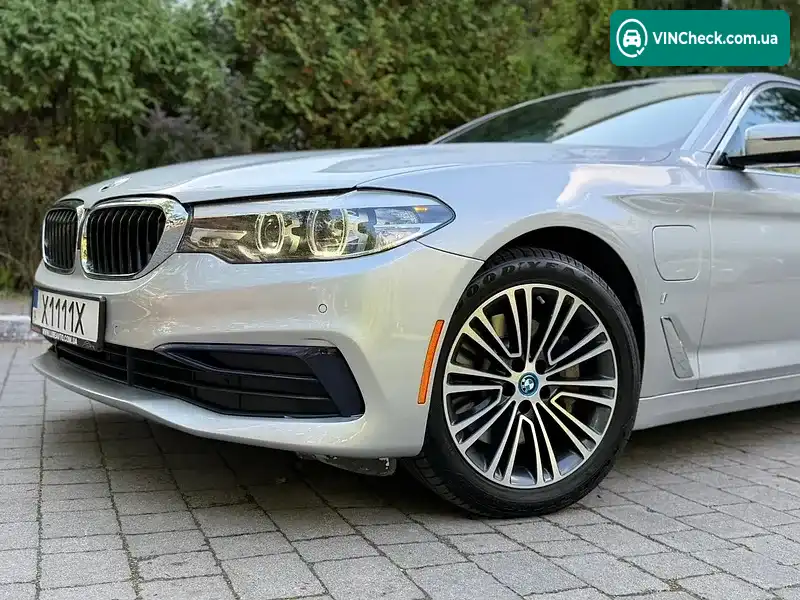 BMW 5 Series 2018, фото з оголошення 2 з 20, VIN WBAJB1C55KB375382