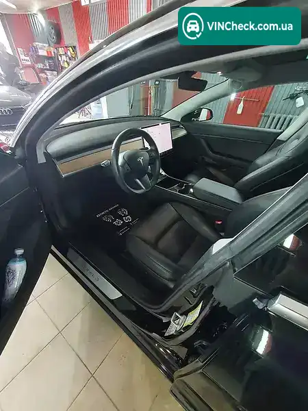 Tesla Model 3 2018, фото з оголошення 2 з 20, VIN 5YJ3E1EA3JF157420